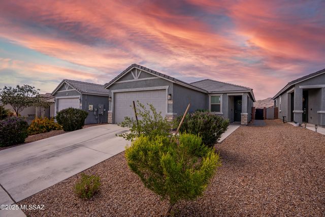 13149 E Iron Chief Drive, Tucson, AZ 85747