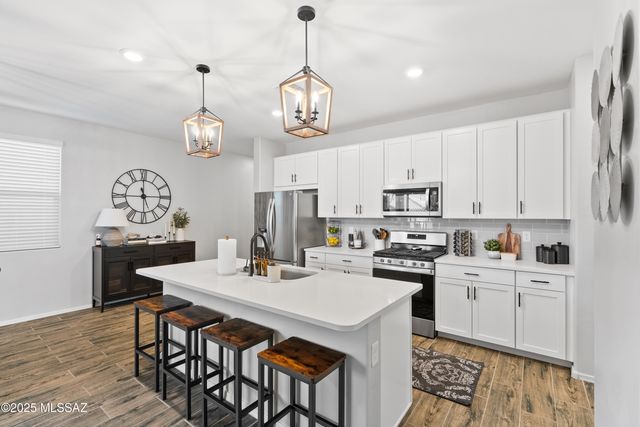 13149 E Iron Chief Drive, Tucson, AZ 85747