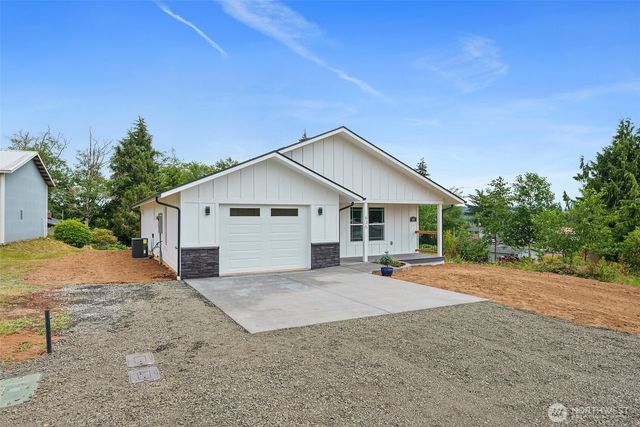 635 Elm Street, Raymond, WA 98577