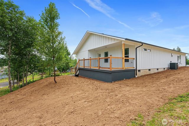 635 Elm Street, Raymond, WA 98577