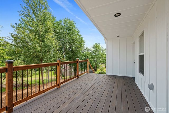 635 Elm Street, Raymond, WA 98577