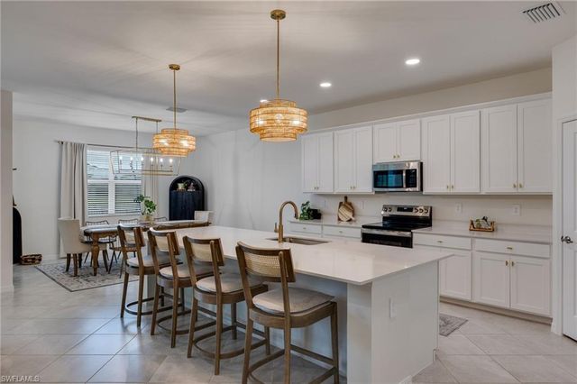 18890 Shimmer Dawn CT, North Fort Myers, FL 33917