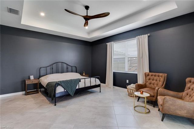 18890 Shimmer Dawn CT, North Fort Myers, FL 33917