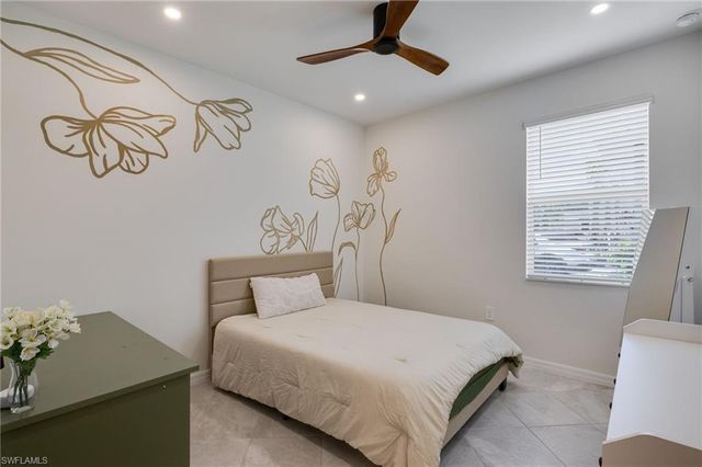 18890 Shimmer Dawn CT, North Fort Myers, FL 33917
