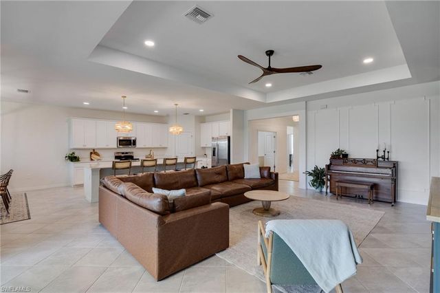 18890 Shimmer Dawn CT, North Fort Myers, FL 33917