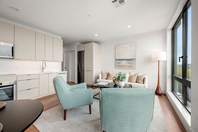 1515 Commonwealth Ave 607, Boston, MA 02135