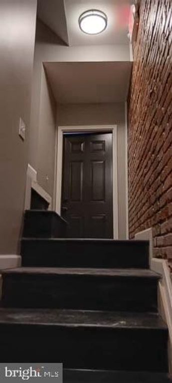 Image 11 of property listing at 3126 E BALTIMORE ST, Baltimore, MD 21224