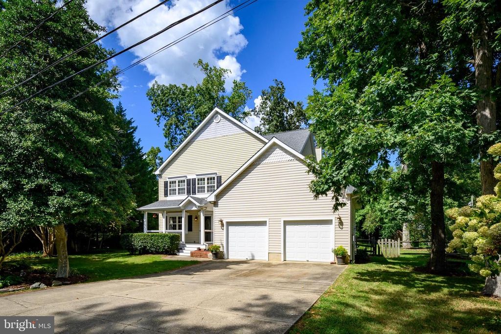 3907 W SHORE DR, Edgewater, MD 21037
