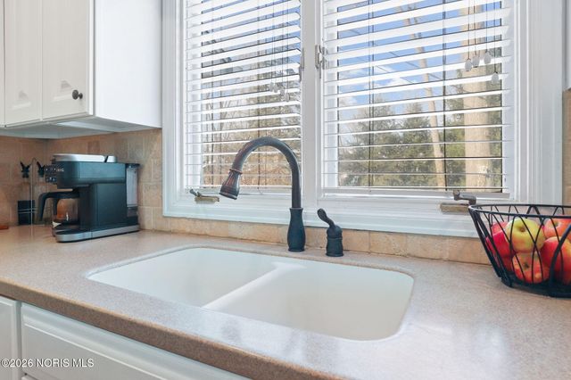 6928 Williamsburg Drive, Sylvania, OH 43560