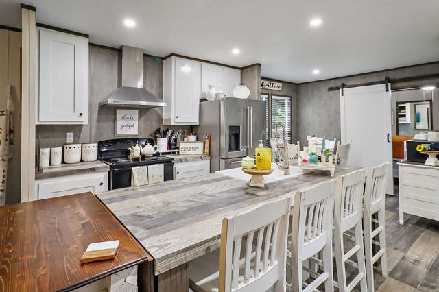 13106 Maplewood Lane, Dayton, TX 77535
