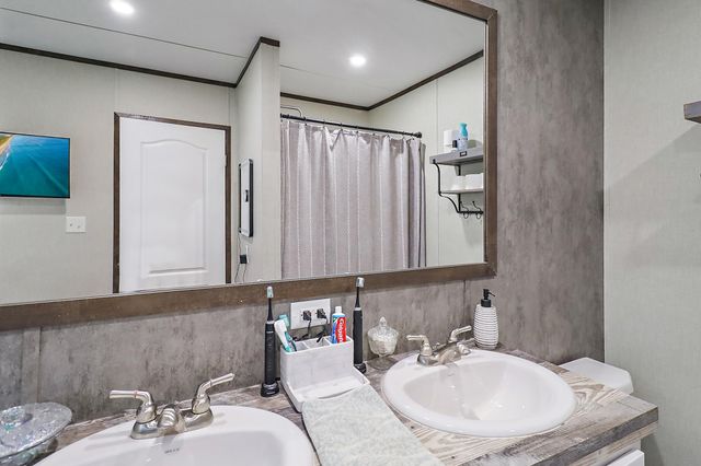 13106 Maplewood Lane, Dayton, TX 77535