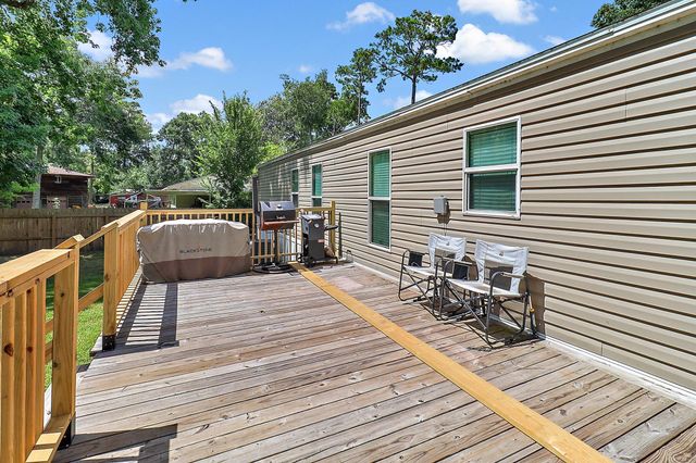 13106 Maplewood Lane, Dayton, TX 77535