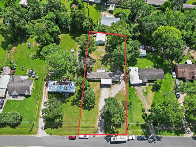 13106 Maplewood Lane, Dayton, TX 77535