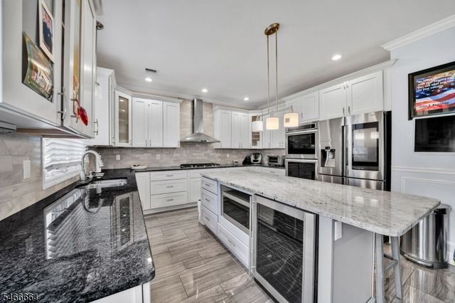 266 Valley Rd, Clifton City, NJ 07013