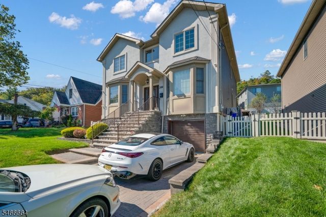 266 Valley Rd, Clifton City, NJ 07013
