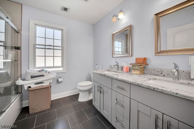 266 Valley Rd, Clifton City, NJ 07013