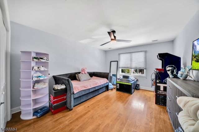 266 Valley Rd, Clifton City, NJ 07013