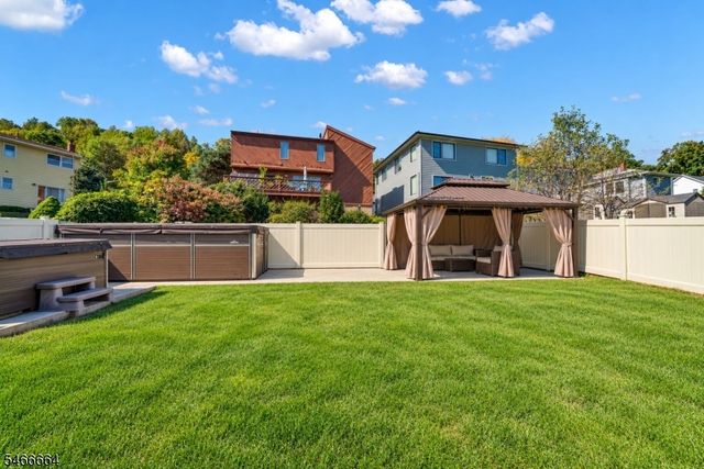 266 Valley Rd, Clifton City, NJ 07013