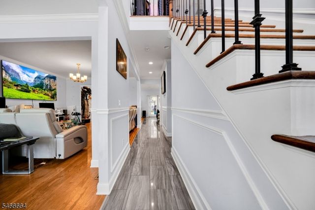 266 Valley Rd, Clifton City, NJ 07013