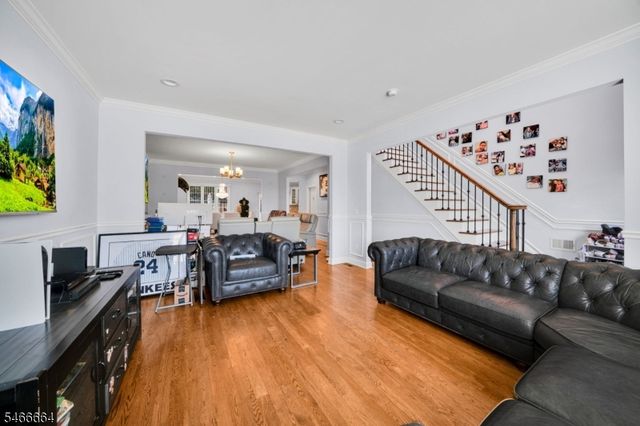 266 Valley Rd, Clifton City, NJ 07013