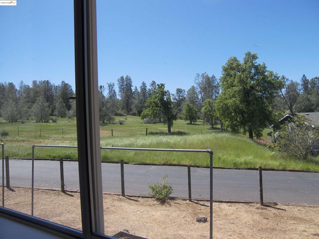 22857 Rolling Woods Dr., Groveland, CA 95321