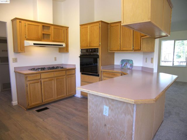 22857 Rolling Woods Dr., Groveland, CA 95321