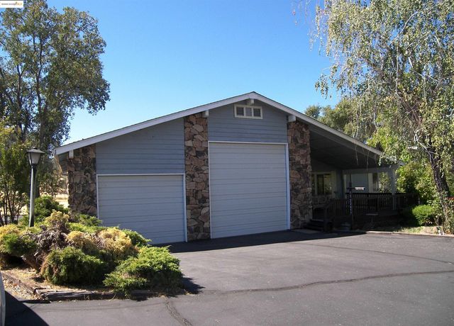 22857 Rolling Woods Dr., Groveland, CA 95321