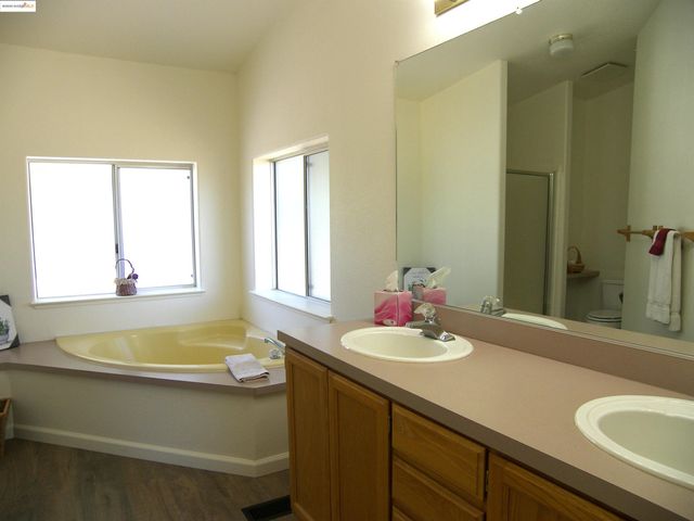 22857 Rolling Woods Dr., Groveland, CA 95321