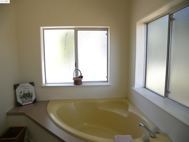 22857 Rolling Woods Dr., Groveland, CA 95321