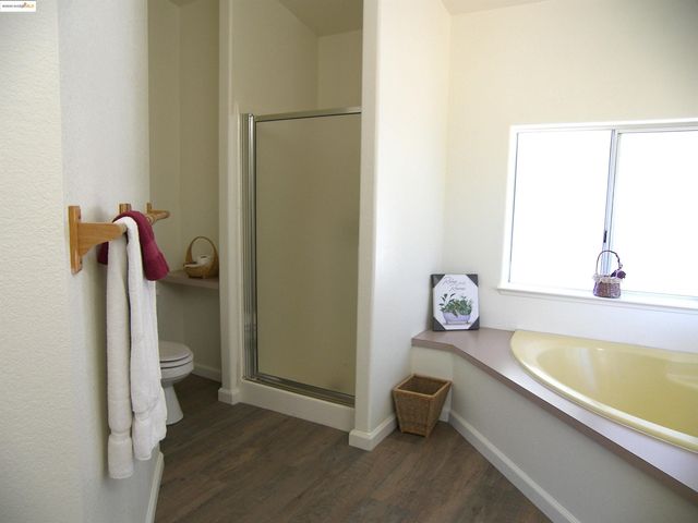 22857 Rolling Woods Dr., Groveland, CA 95321