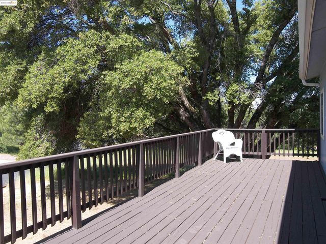 22857 Rolling Woods Dr., Groveland, CA 95321