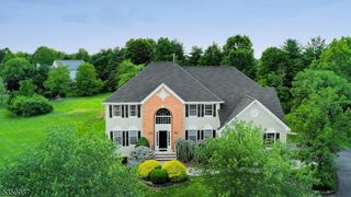 15 Regents Ct, Montgomery Twp., NJ 08502