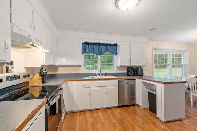 3816 Chestnut Hill Ave, Athol, MA 01331