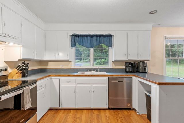 3816 Chestnut Hill Ave, Athol, MA 01331