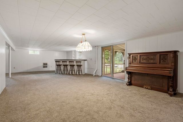3816 Chestnut Hill Ave, Athol, MA 01331