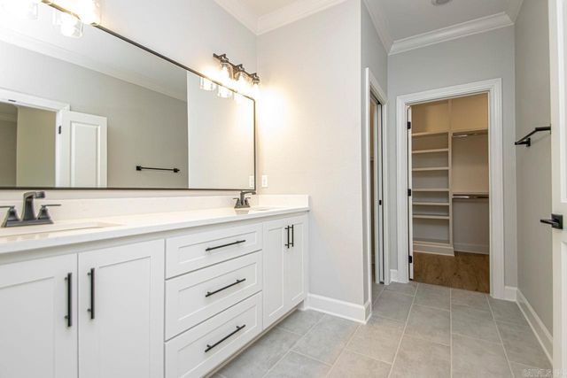 302 Kanis Ridge Drive, Little Rock, AR 72223