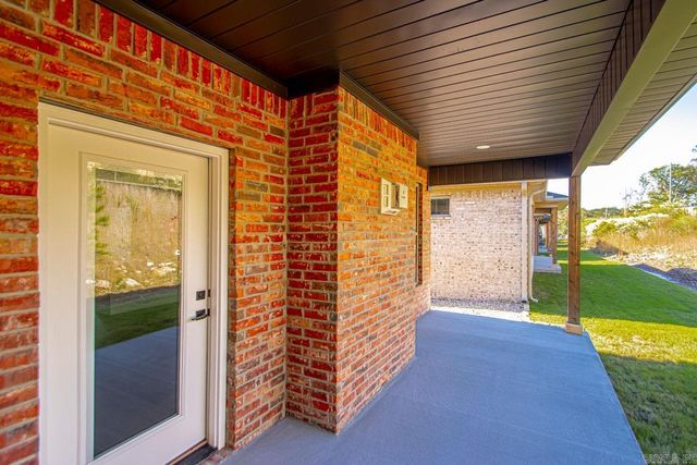 302 Kanis Ridge Drive, Little Rock, AR 72223
