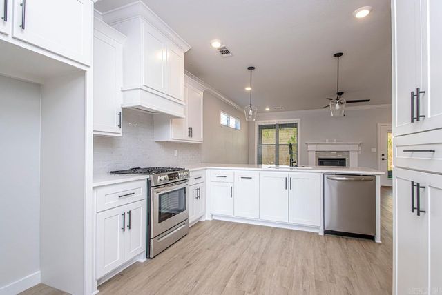 302 Kanis Ridge Drive, Little Rock, AR 72223