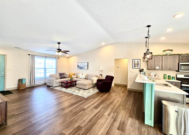 110 E Oxford Street, Otterbein, IN 47970