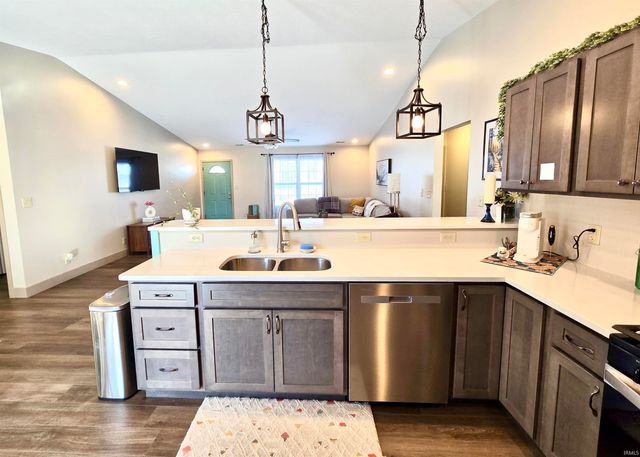 110 E Oxford Street, Otterbein, IN 47970