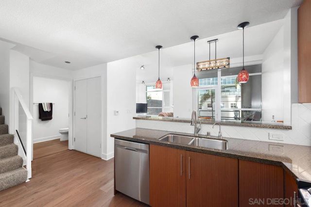 325 7Th Ave 211, San Diego, CA 92101