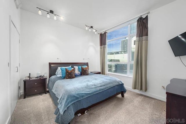 325 7Th Ave 211, San Diego, CA 92101