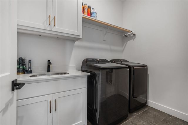 2428 W 177th Street, Overland Park, KS 66085