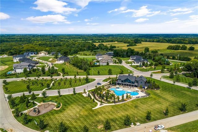 2428 W 177th Street, Overland Park, KS 66085