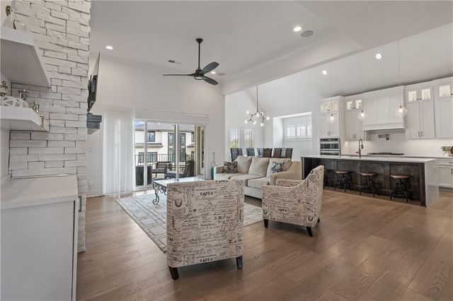 2428 W 177th Street, Overland Park, KS 66085