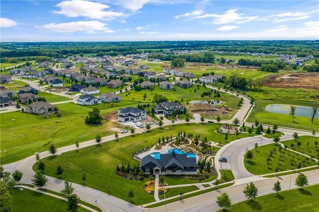 2428 W 177th Street, Overland Park, KS 66085