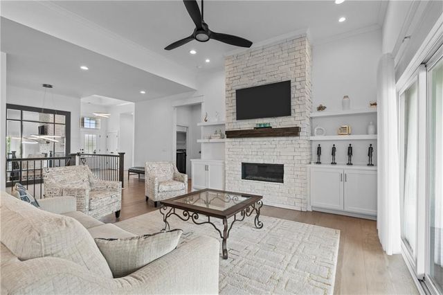 2428 W 177th Street, Overland Park, KS 66085