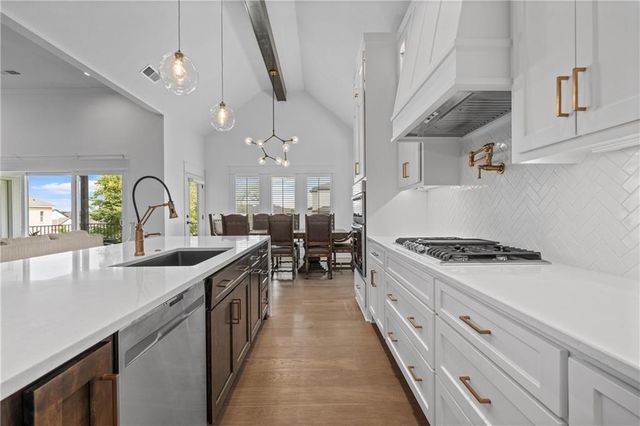 2428 W 177th Street, Overland Park, KS 66085