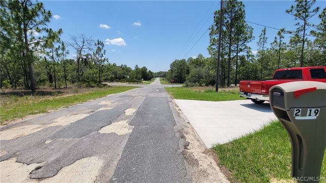2719 W Sheila Drive, Citrus Springs, FL 34433