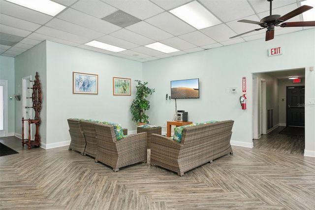 10800 US HIGHWAY 19 N 206, Pinellas Park, FL 33782